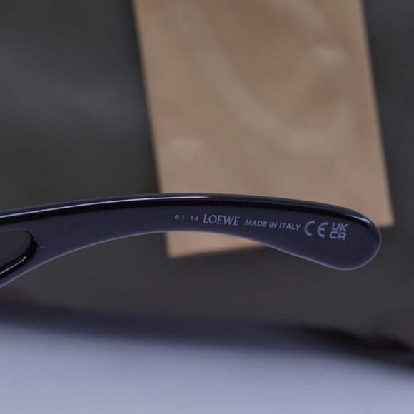 Loewe LW40132I 01C Aviator Sunglasses – Black\Smoke - Picture 8 of 10